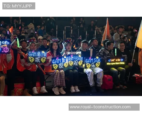 足球明星粉丝热情高涨现场狂欢瞬间尽显魅力与激情 足球明星粉丝热情高涨现场狂欢瞬间尽显魅力与激情